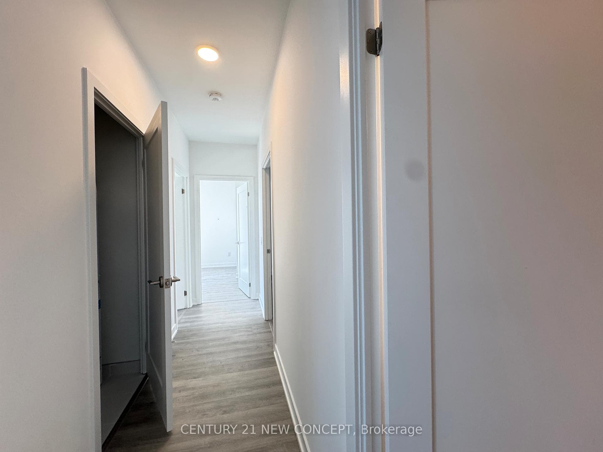5105 HURONTARIO Street Unit 412 photo 20