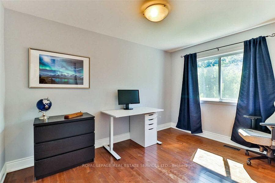 2496 Mainroyal Street photo 24
