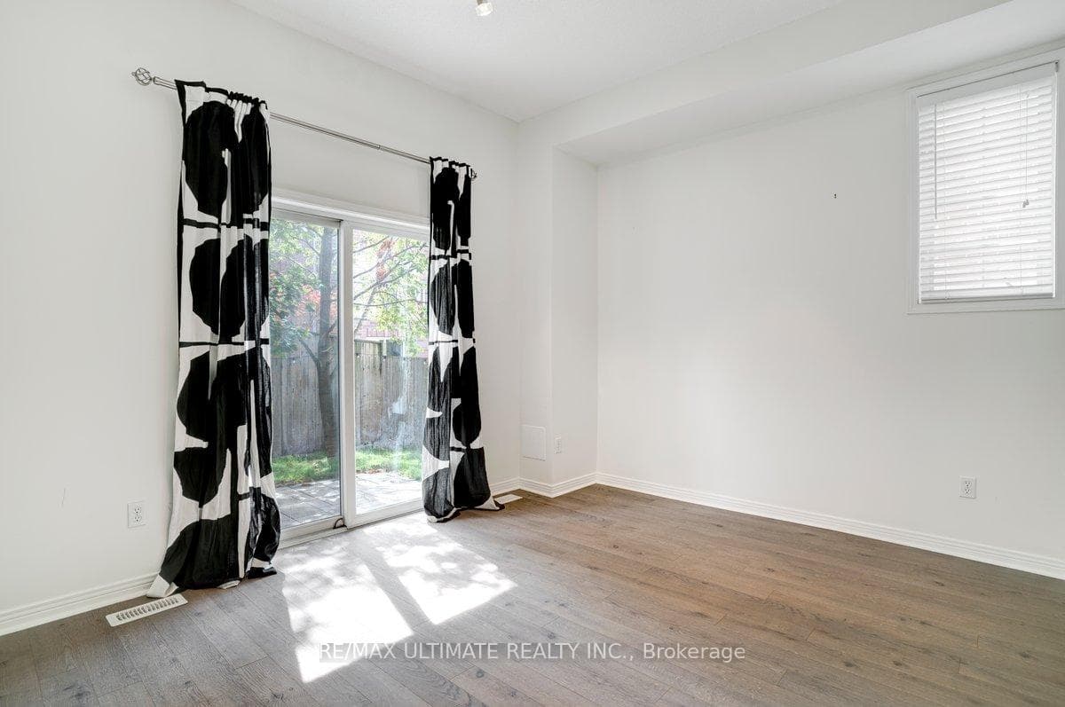435 English Rose Lane Unit 17 photo 25