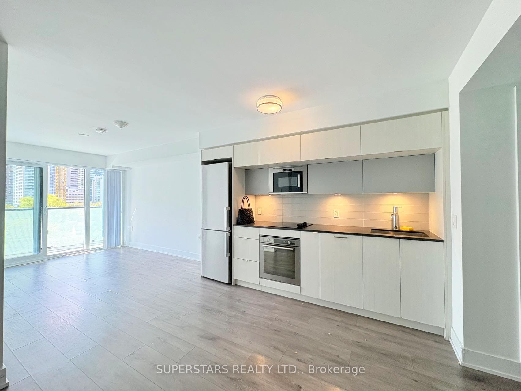575 Bloor Street Unit 601 photo 5
