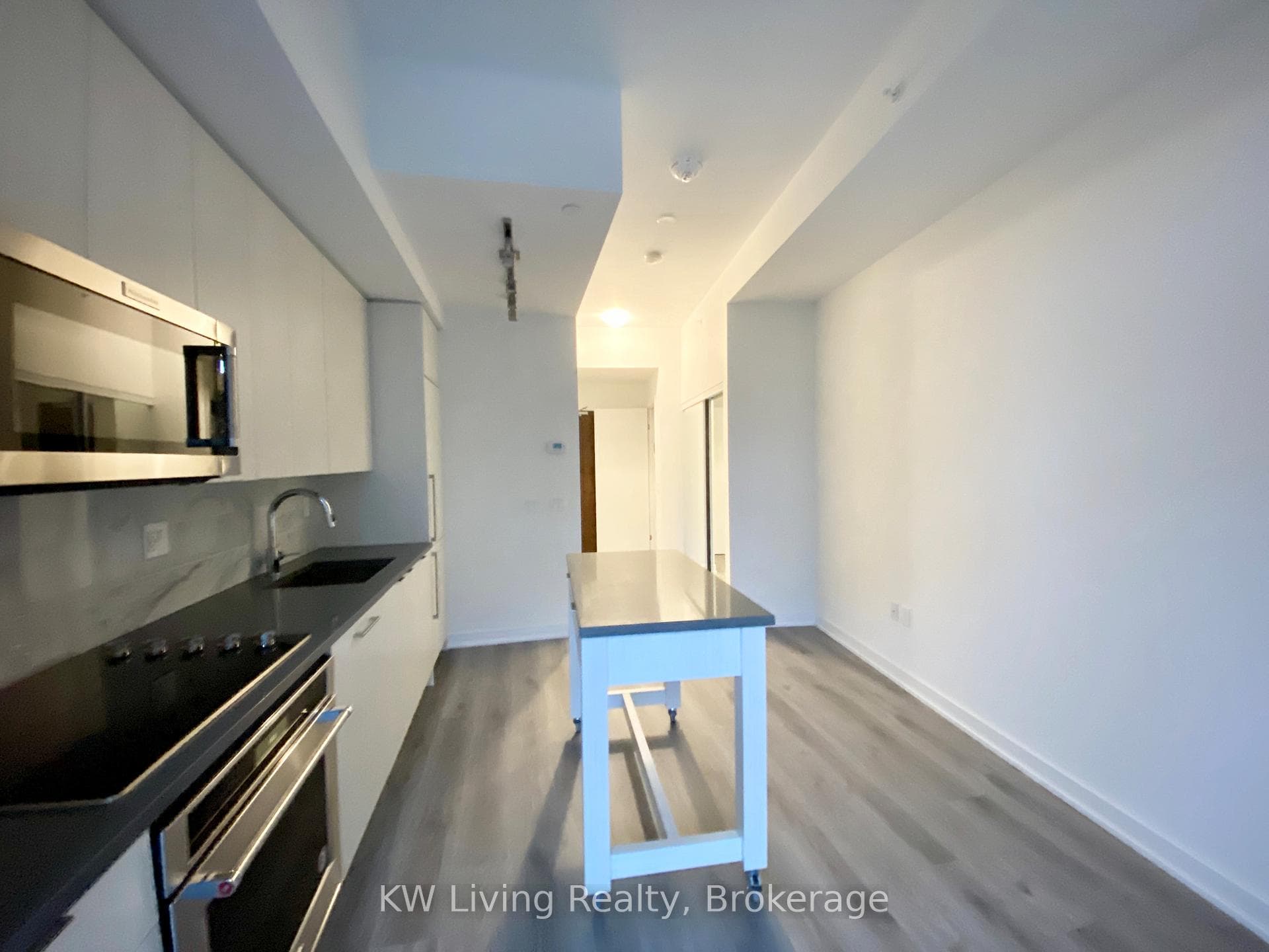 38 Iannuzzi Street Unit 711 photo 2