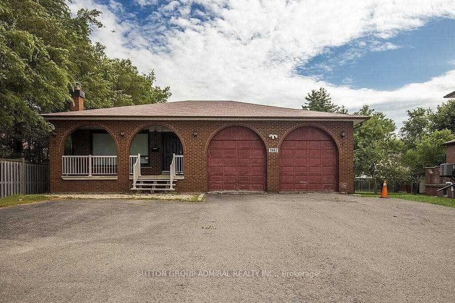 7887 Dufferin Street Unit Main/Up photo 1