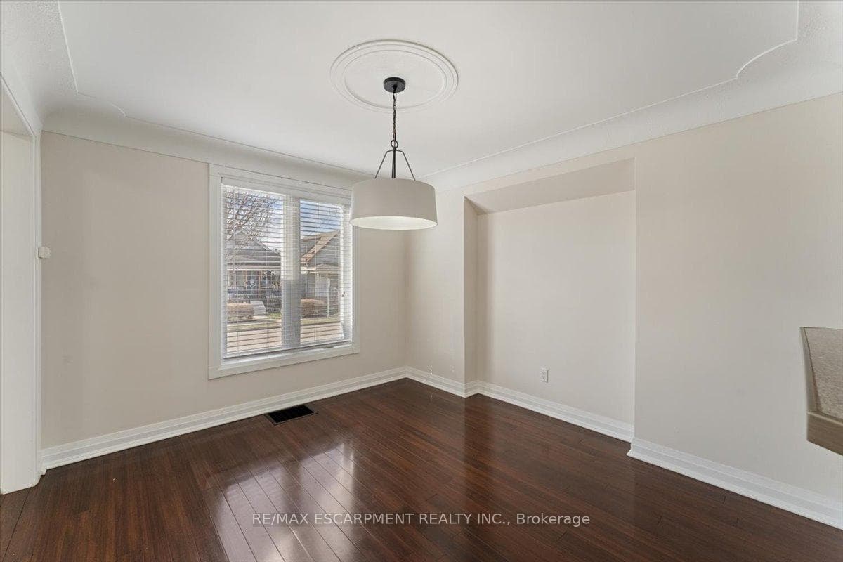 370 Paling Avenue photo 6