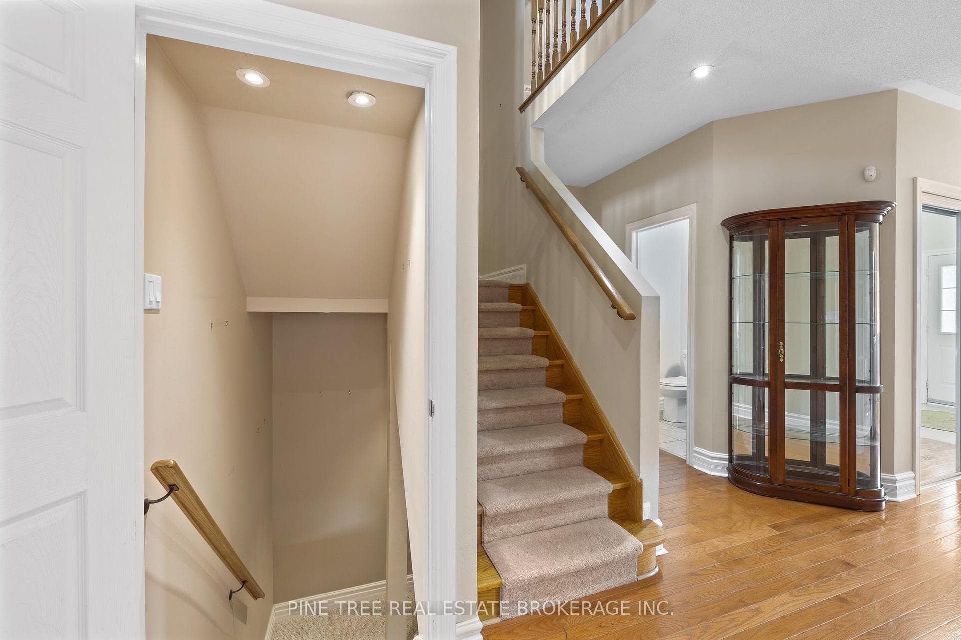 74 Empire Drive photo 18