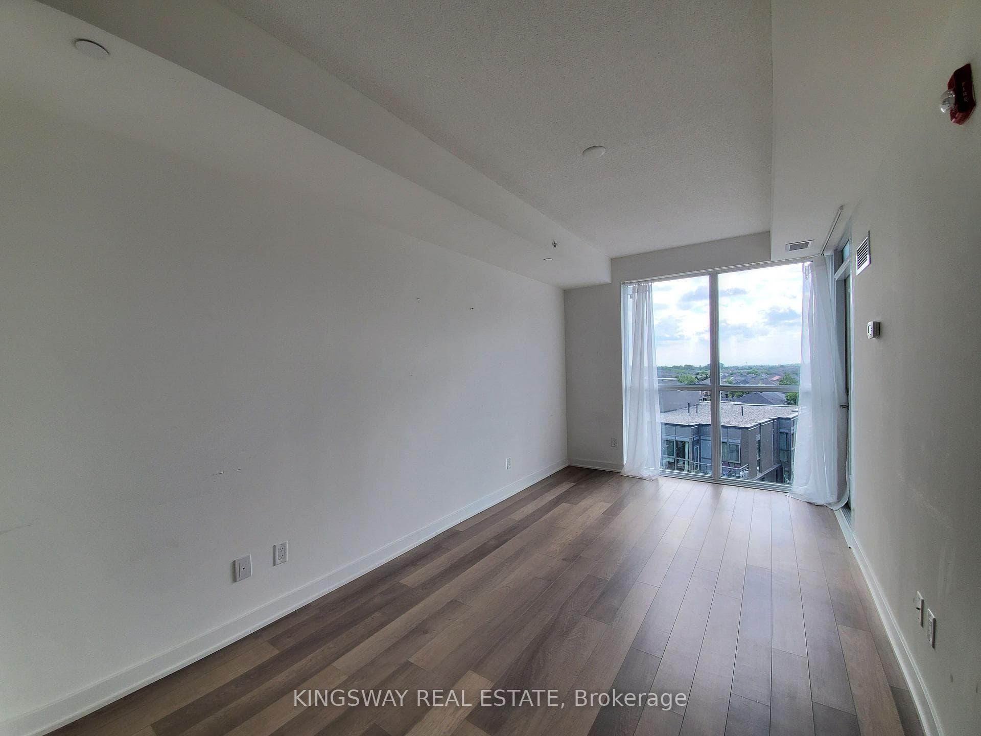 5230 Dundas Street Unit 605 photo 7