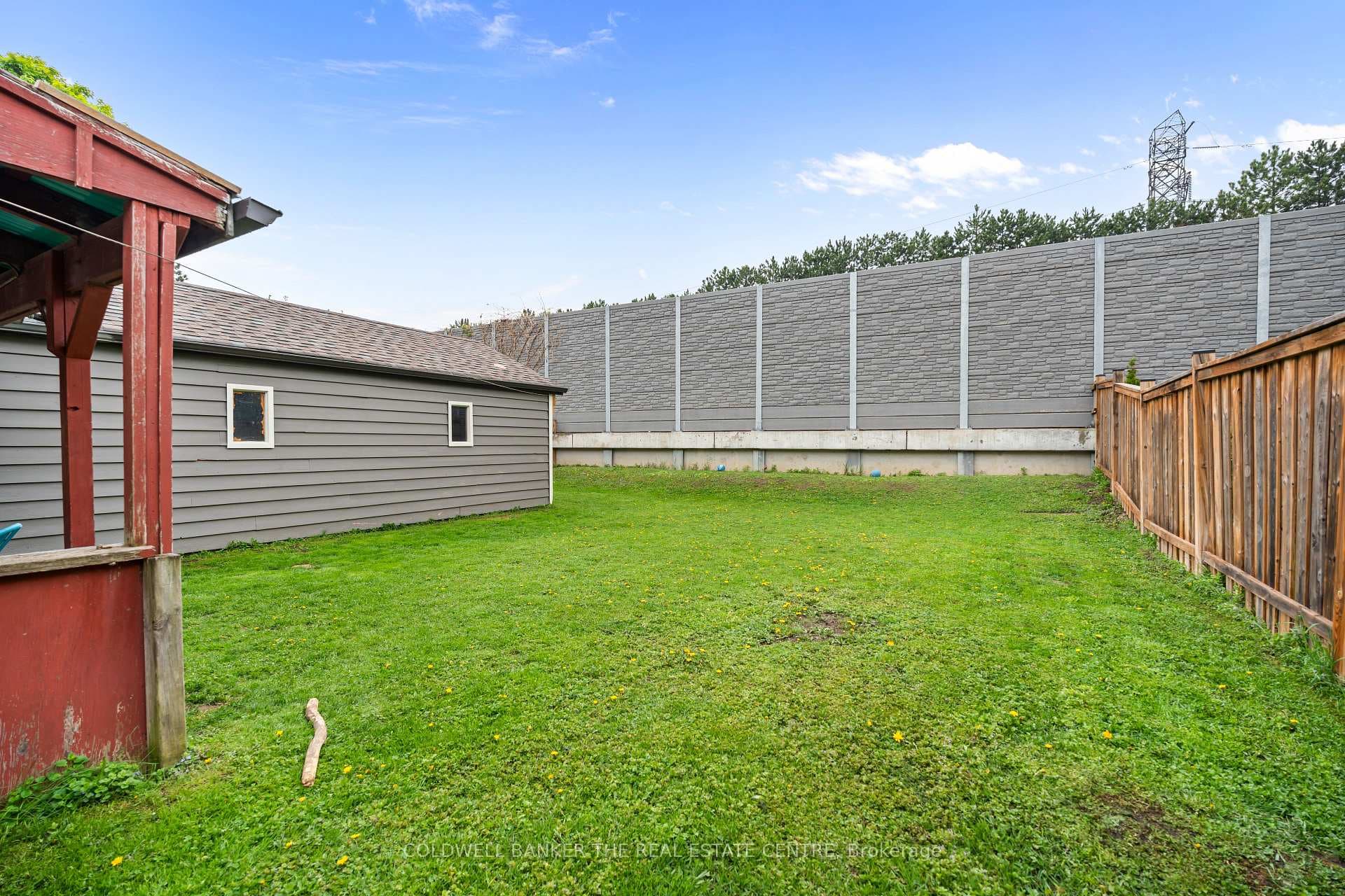 135 Lord Roberts Drive photo 37