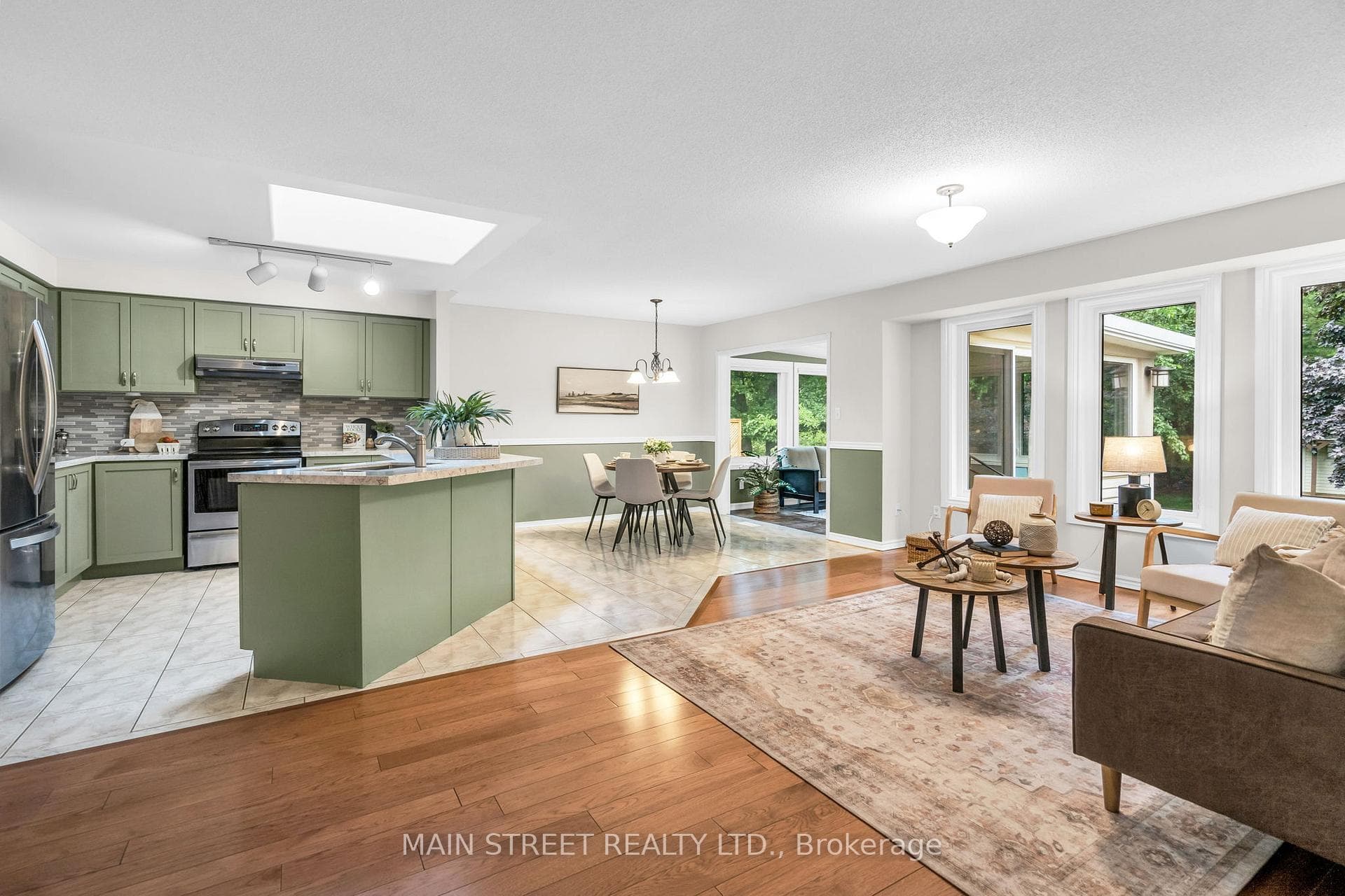175 Fernbrook Drive photo 4