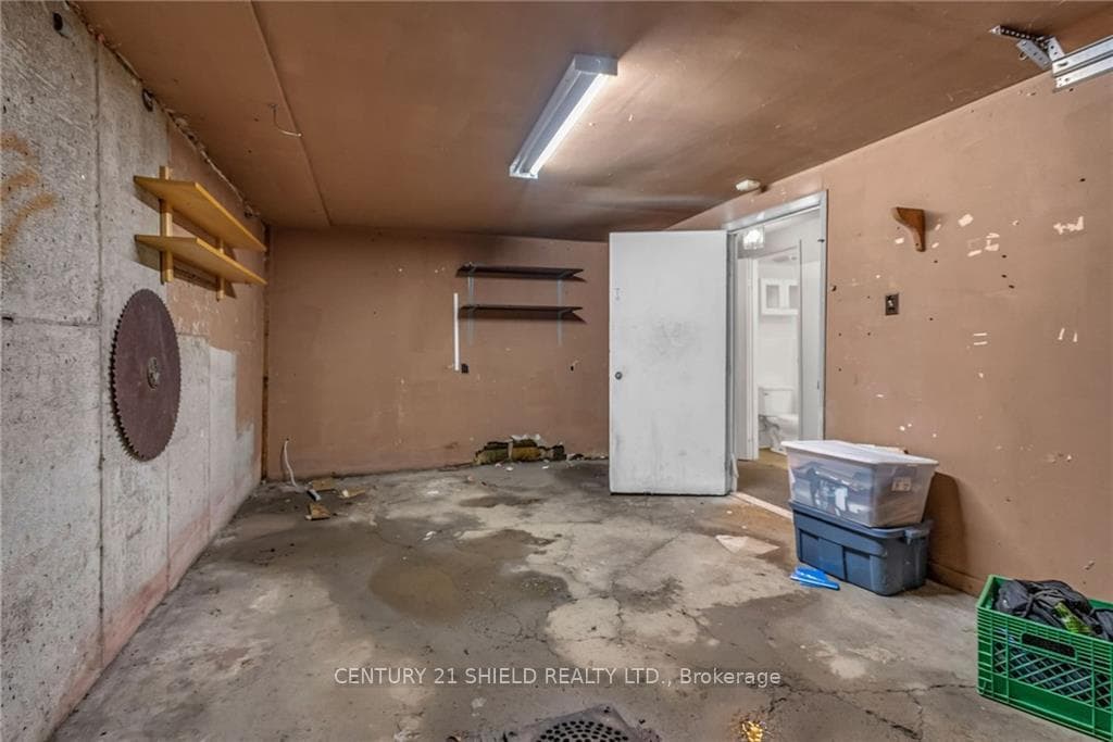 712 GLENGARRY Boulevard photo 5
