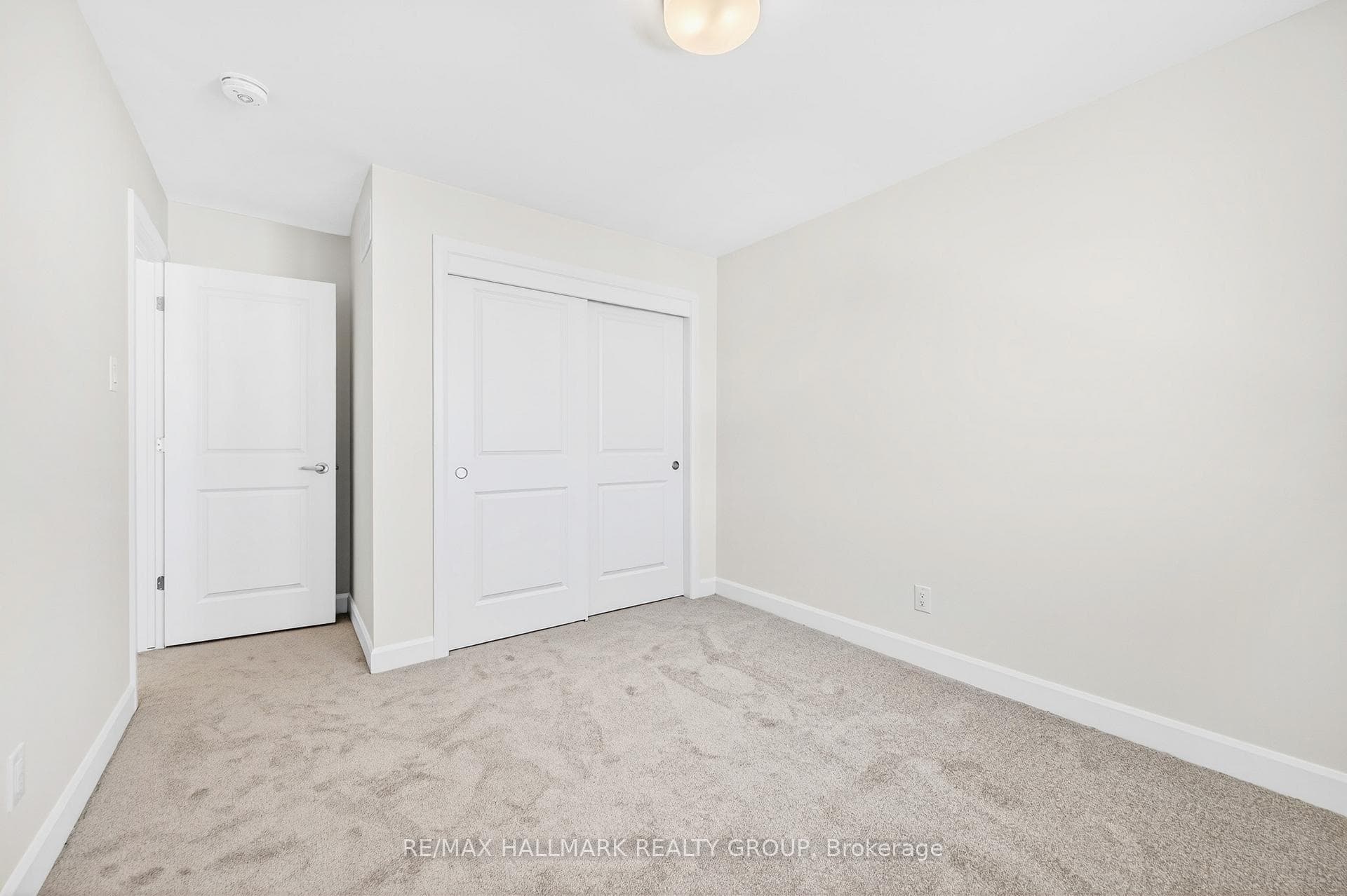 1049 Ventus Way photo 31