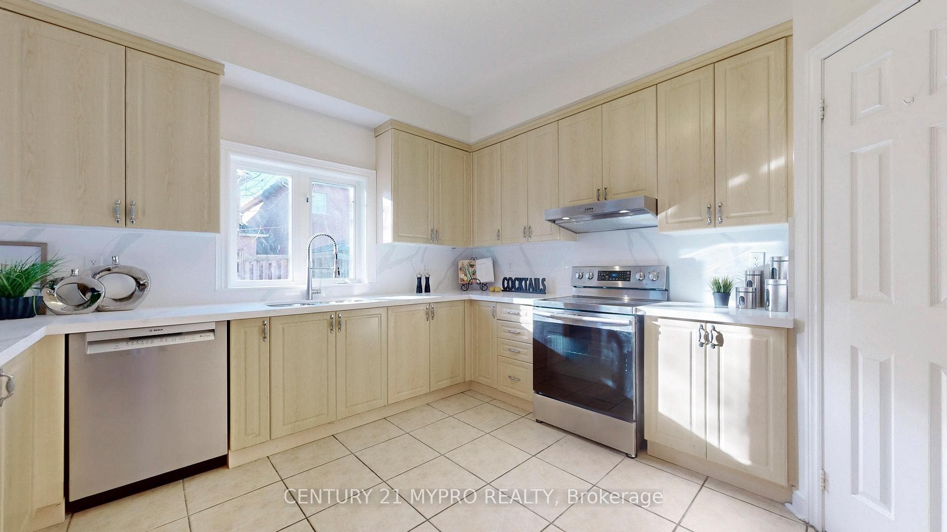 34 Ayhart Street photo 10