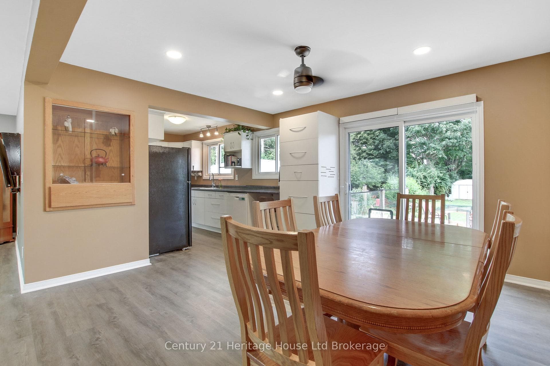 683 College Avenue photo 7
