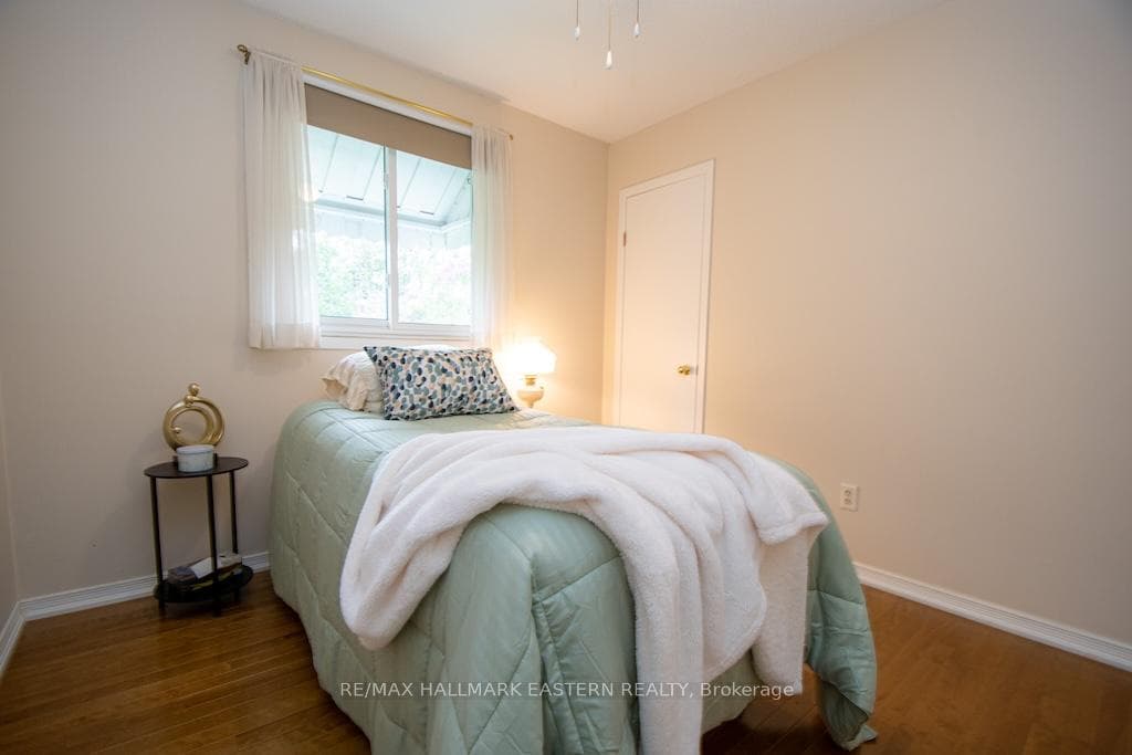 33 Rolliston Street photo 22