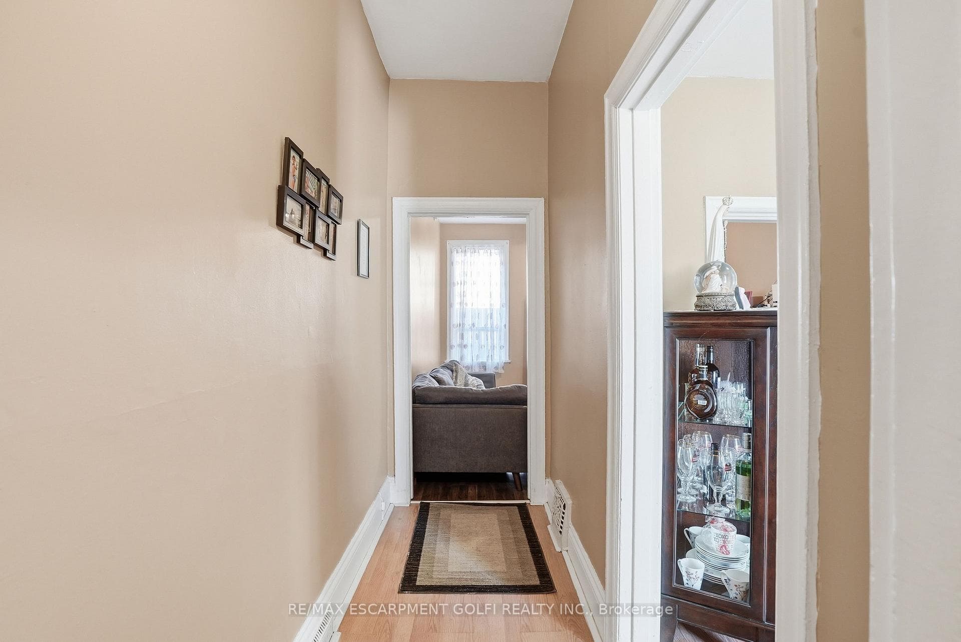 211 West Avenue photo 3