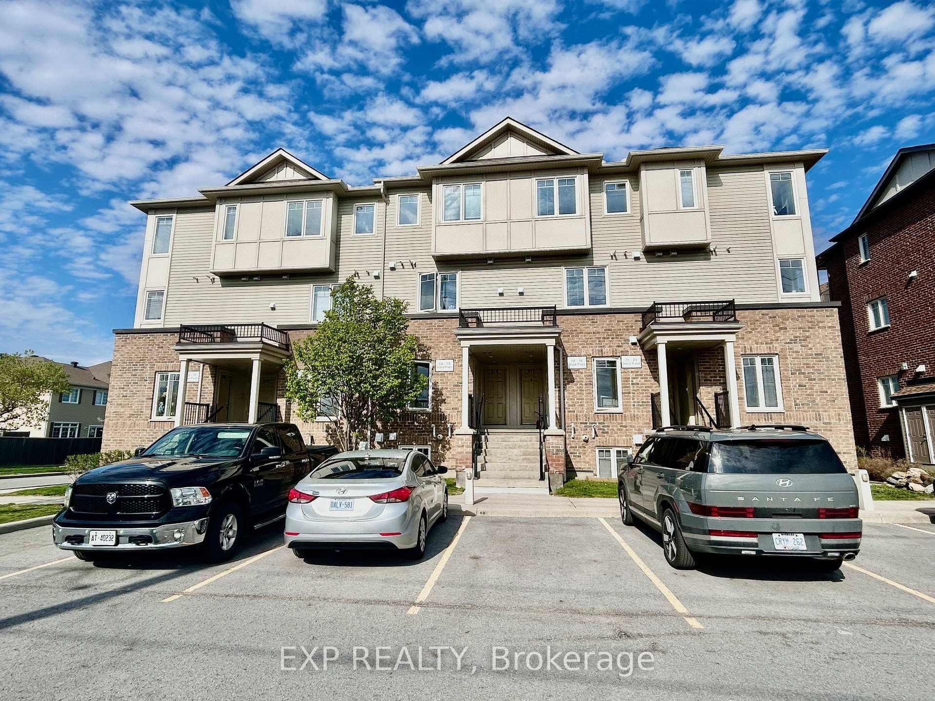 208 Shanly Private Unit 3 photo 1