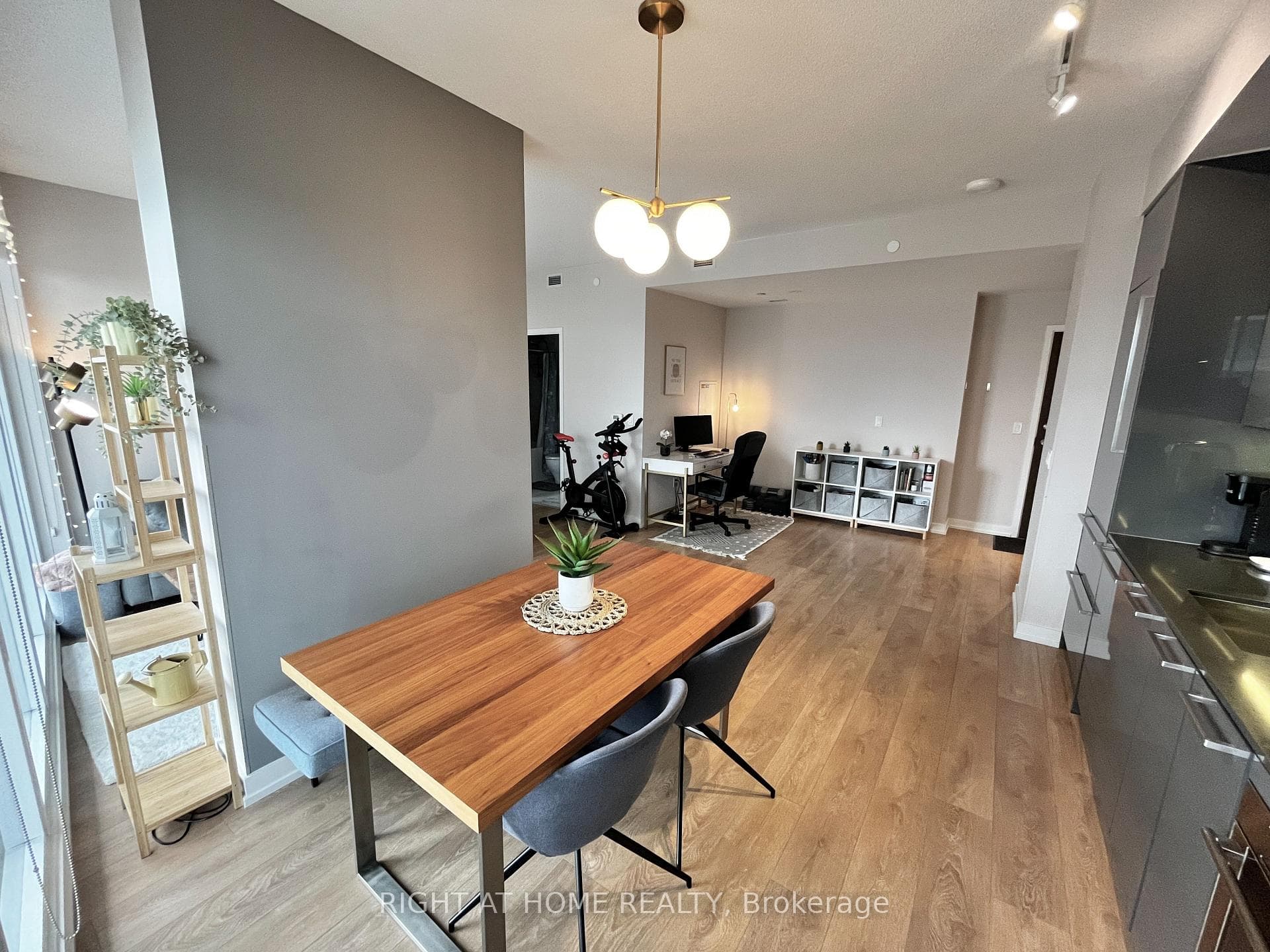 117 Mcmahon Drive Unit 2306 photo 5