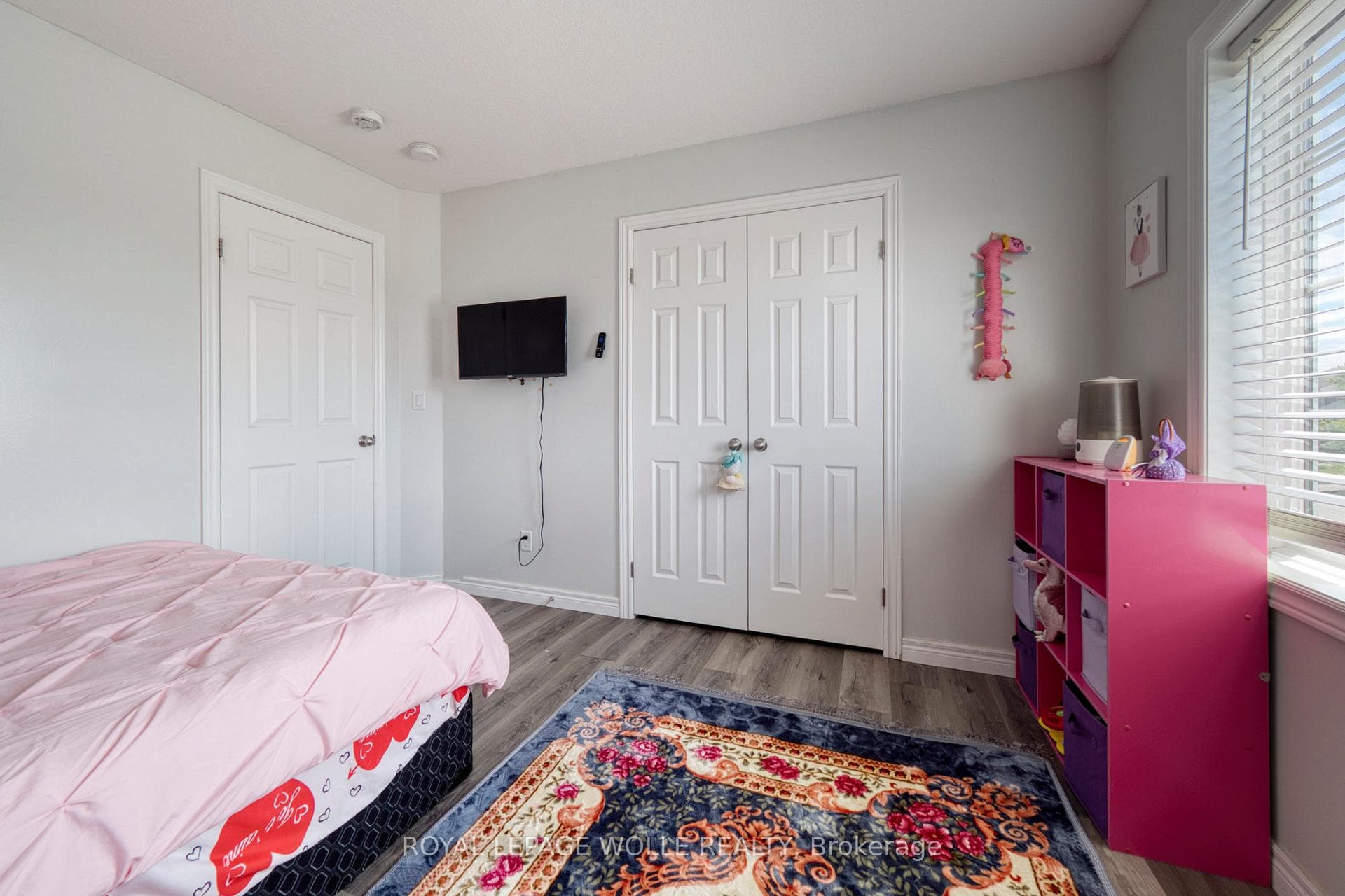 264 Vincent Drive photo 20