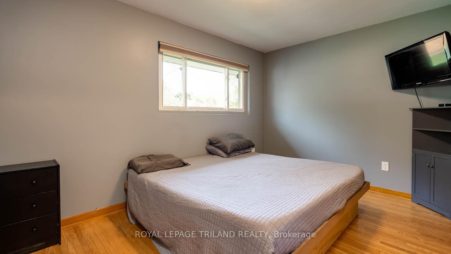100 Susan Avenue photo 9