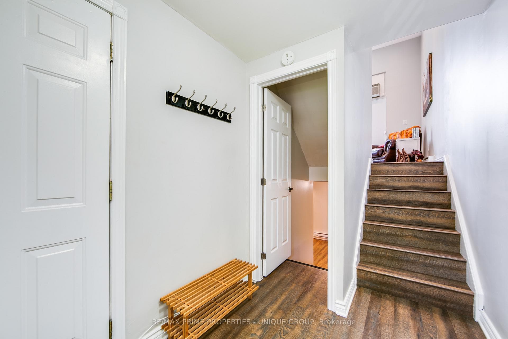 104 Darras Court photo 3
