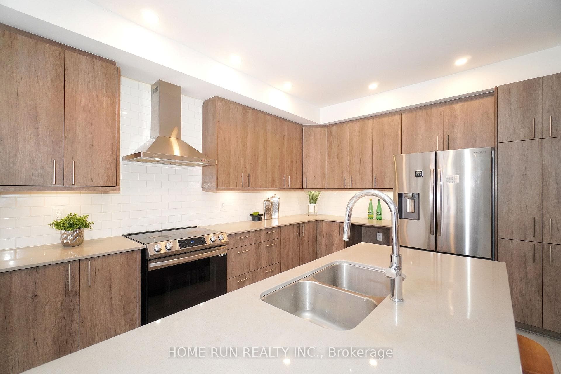 1051 HYDRANGEA Avenue photo 11