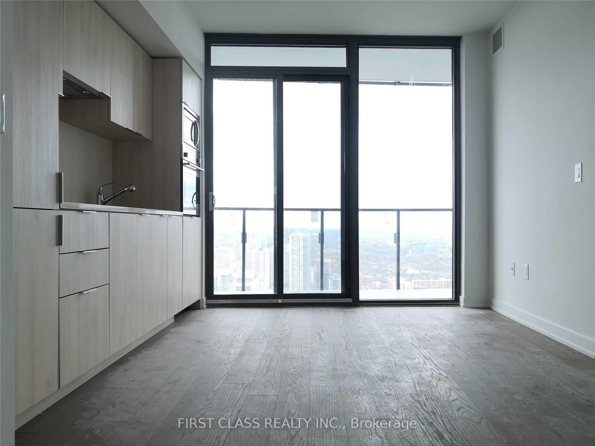 11 Wellesley Street Unit 4613 photo 1
