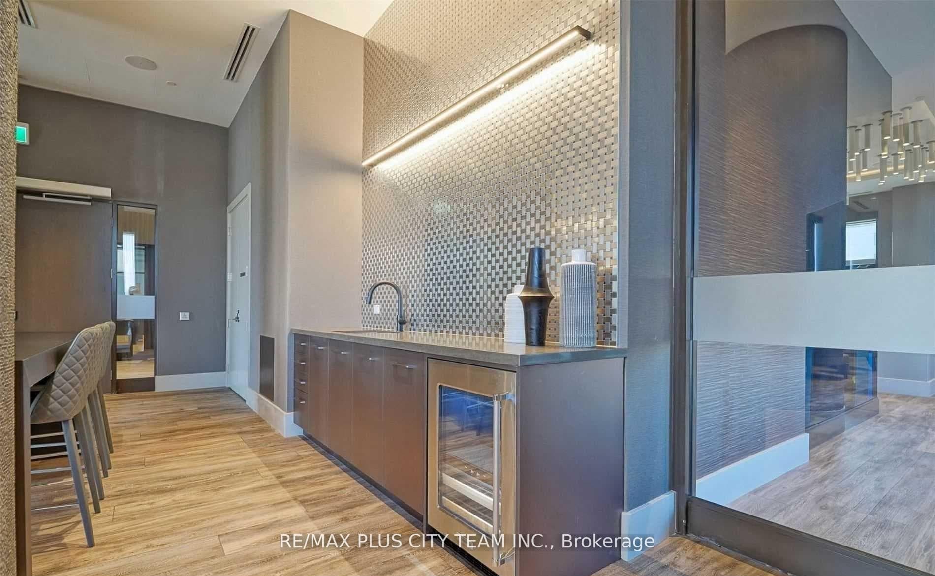 2550 Simcoe Street Unit 1217 photo 16