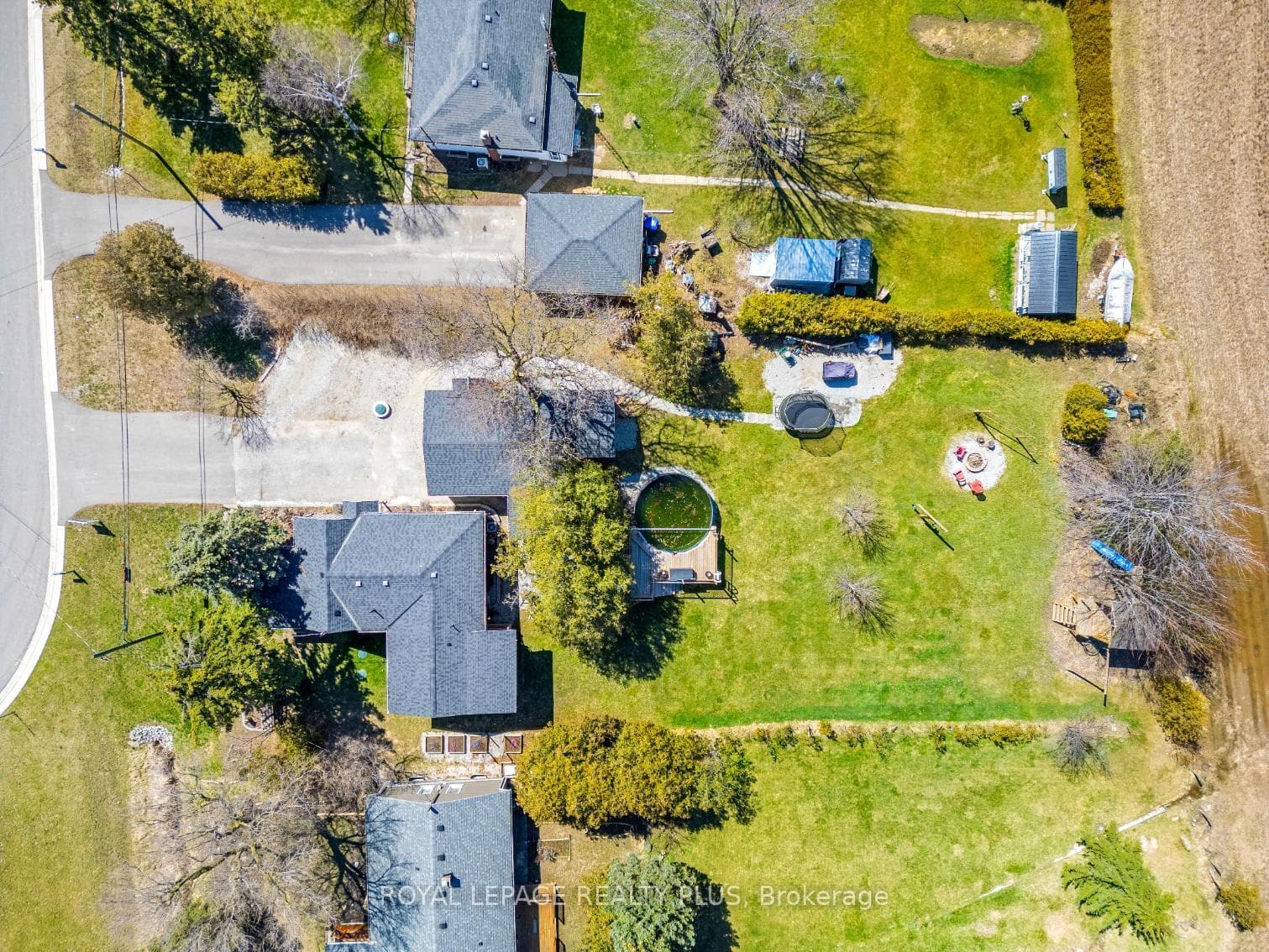 7433 5 Side Road photo 33