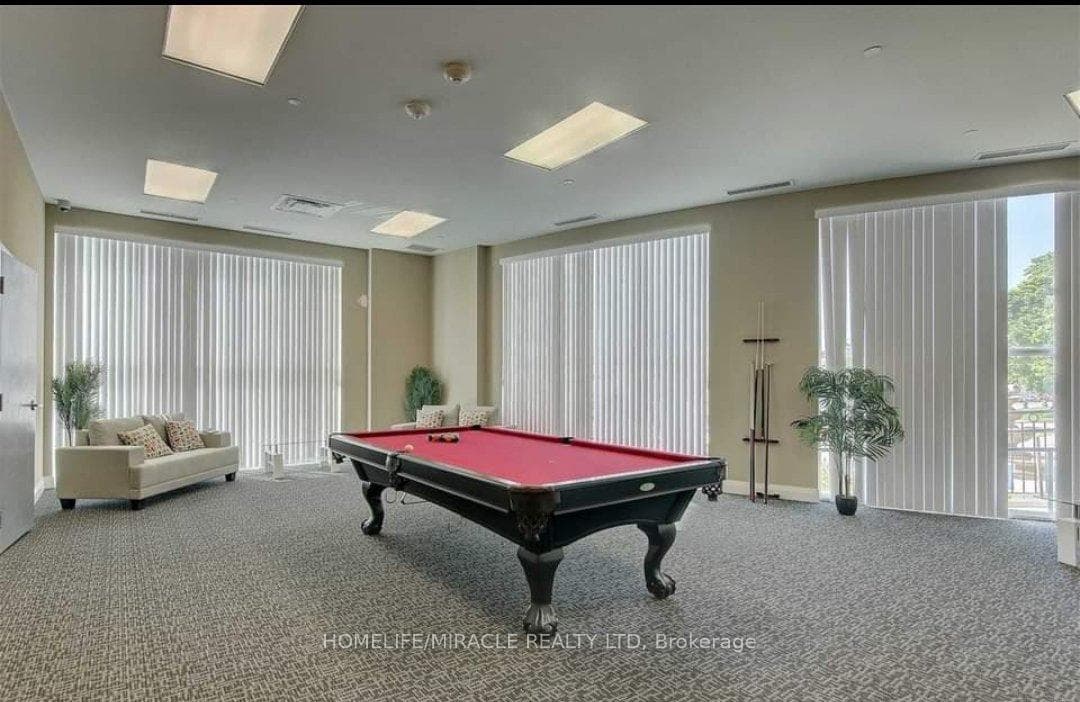 2152 Lawrence Avenue Unit 105 photo 26