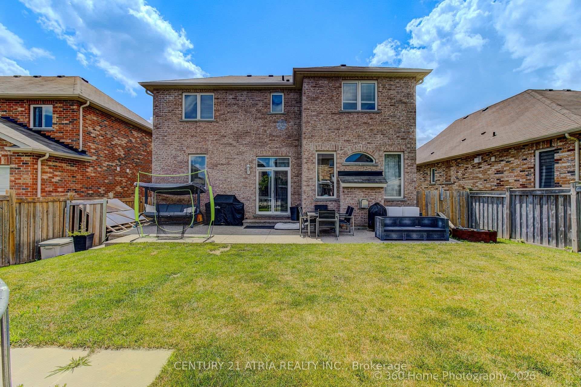 1386 Sheldon Street photo 25