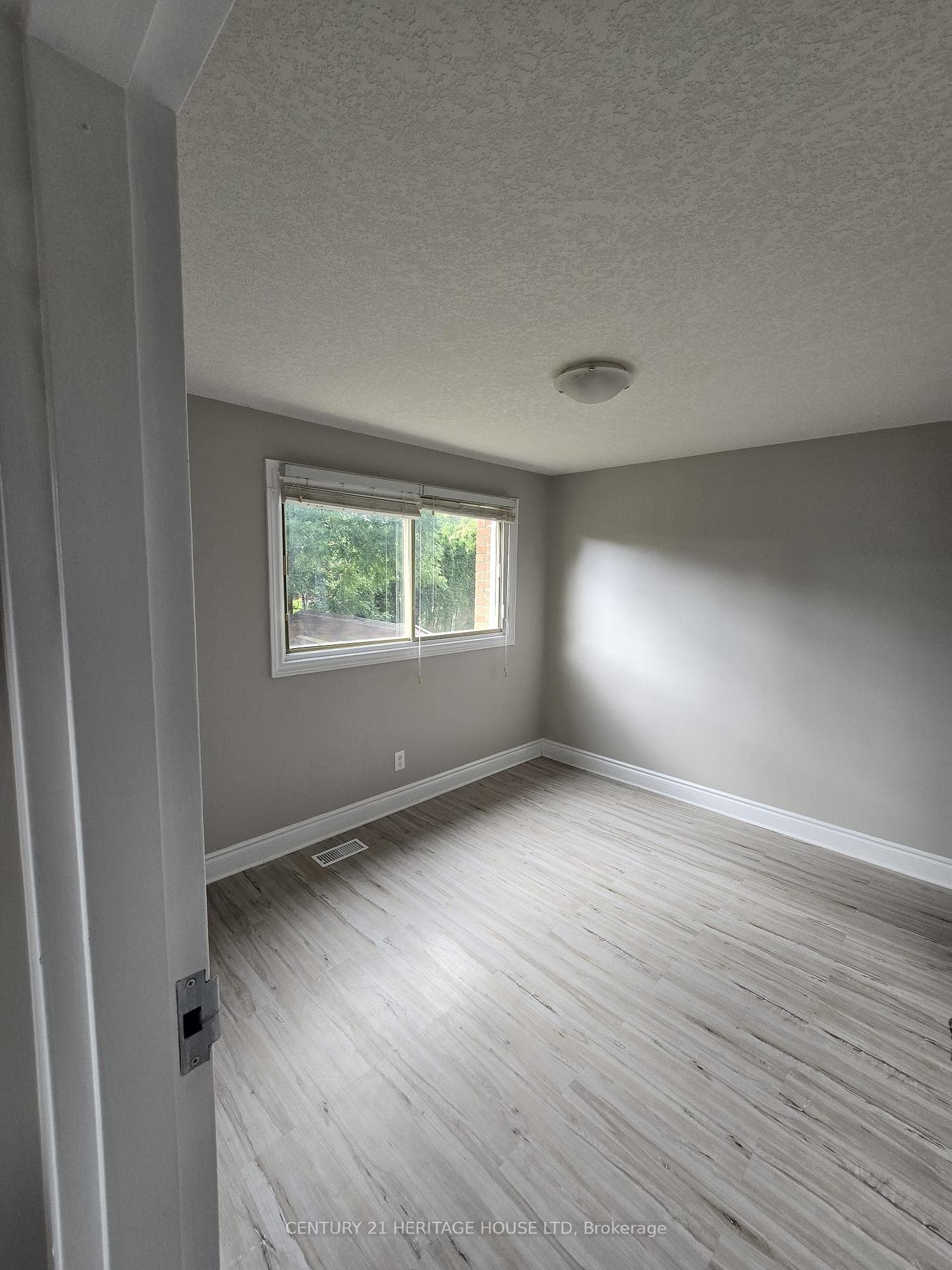 61 Marshall Street Unit B photo 16