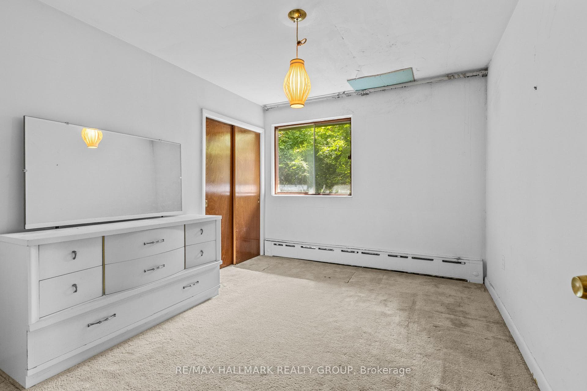 492 Vernon Avenue photo 13