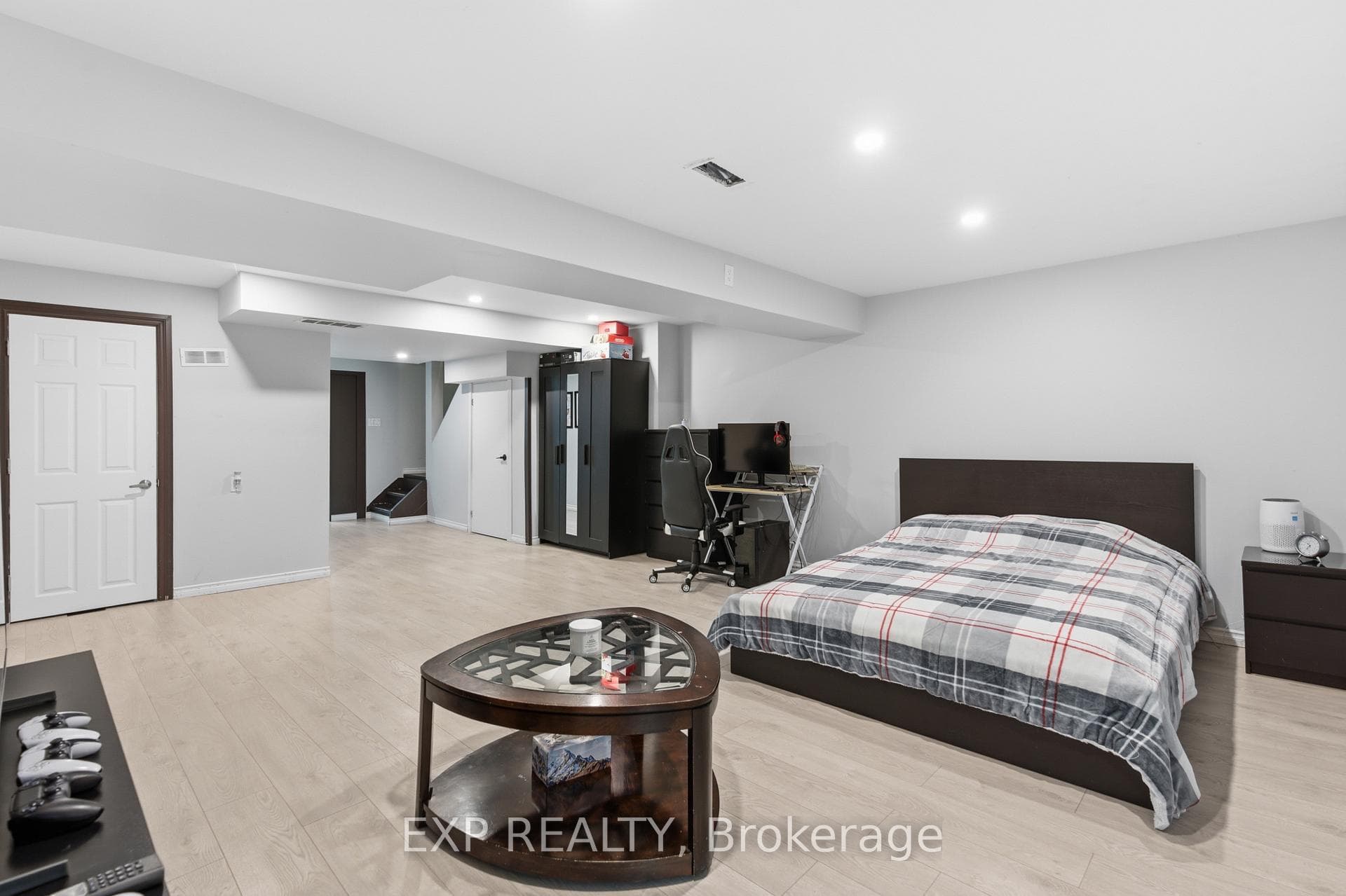 35 Thames Way photo 32