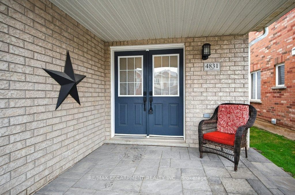 4831 VERDI Street photo 5