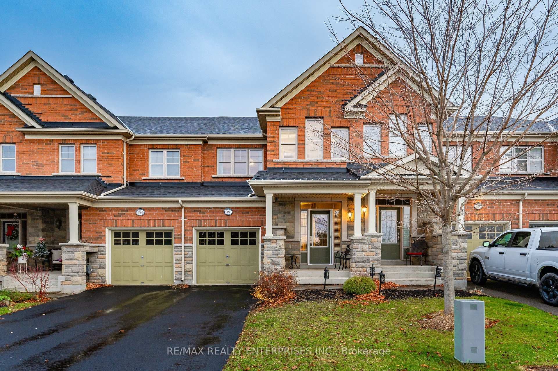 122 Hanson Crescent photo 1