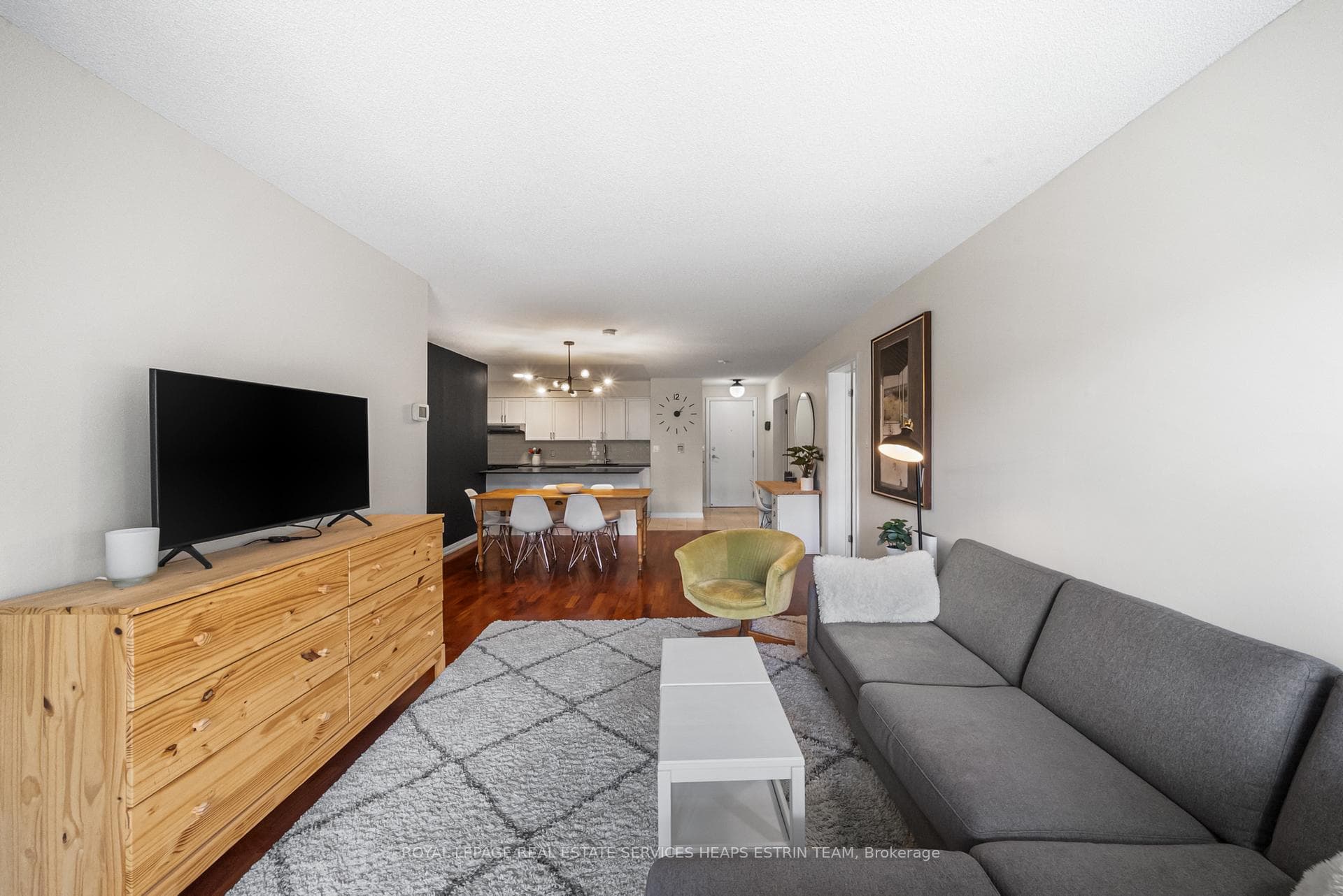 18 Beverley Street Unit 403 photo 4