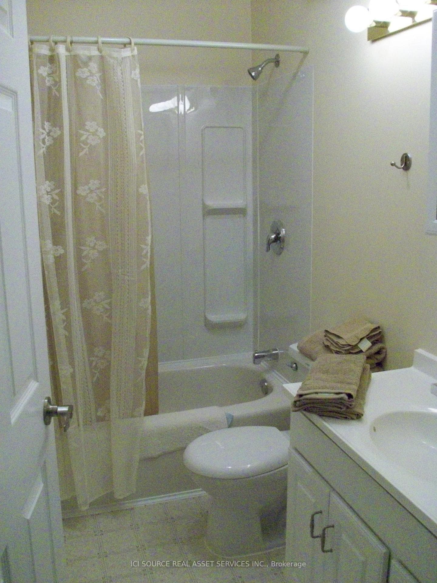 4434 Leader Lane photo 7