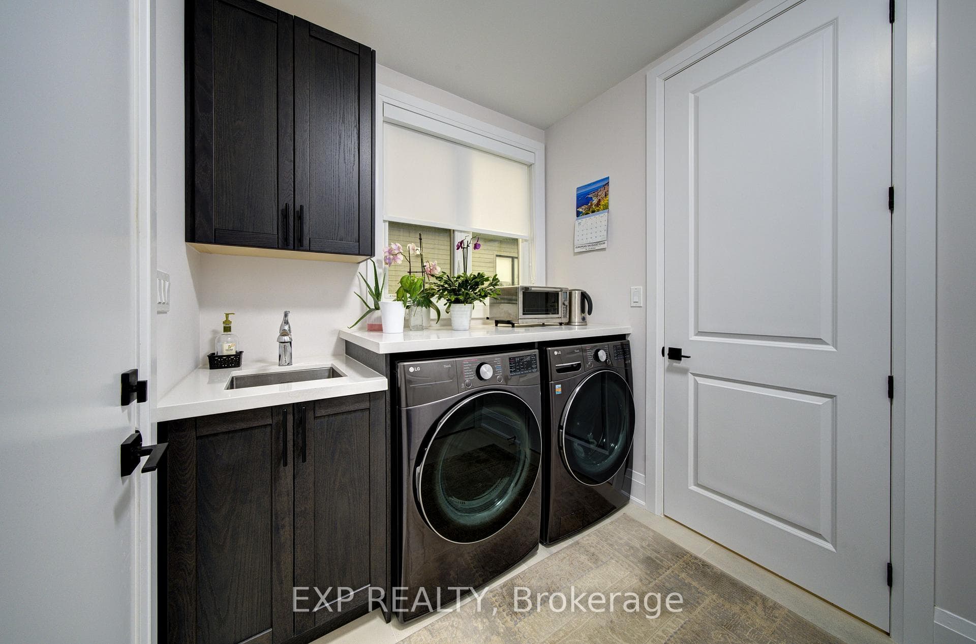 121 Sladden Court photo 19