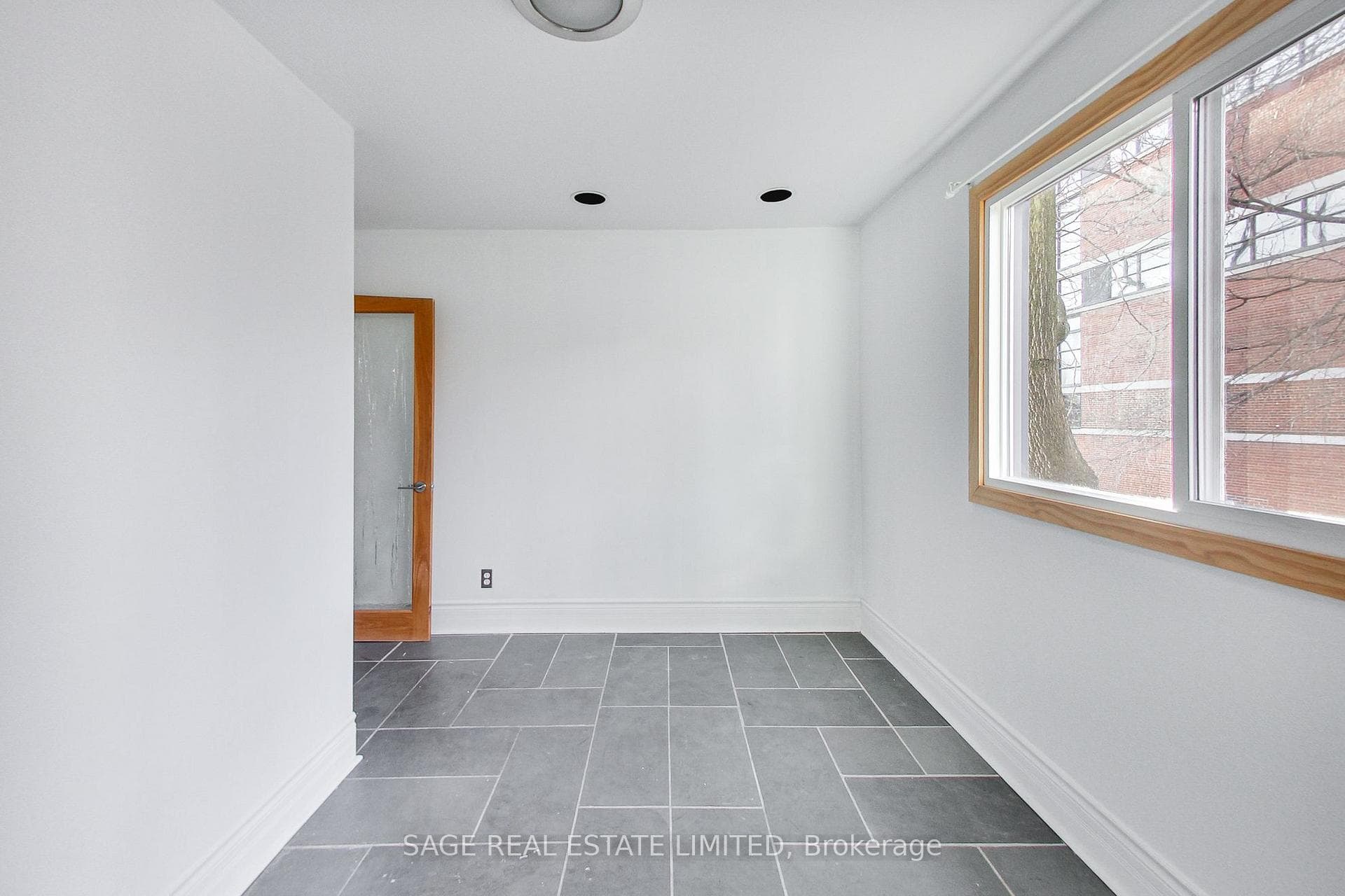 104 Sumach Street photo 18