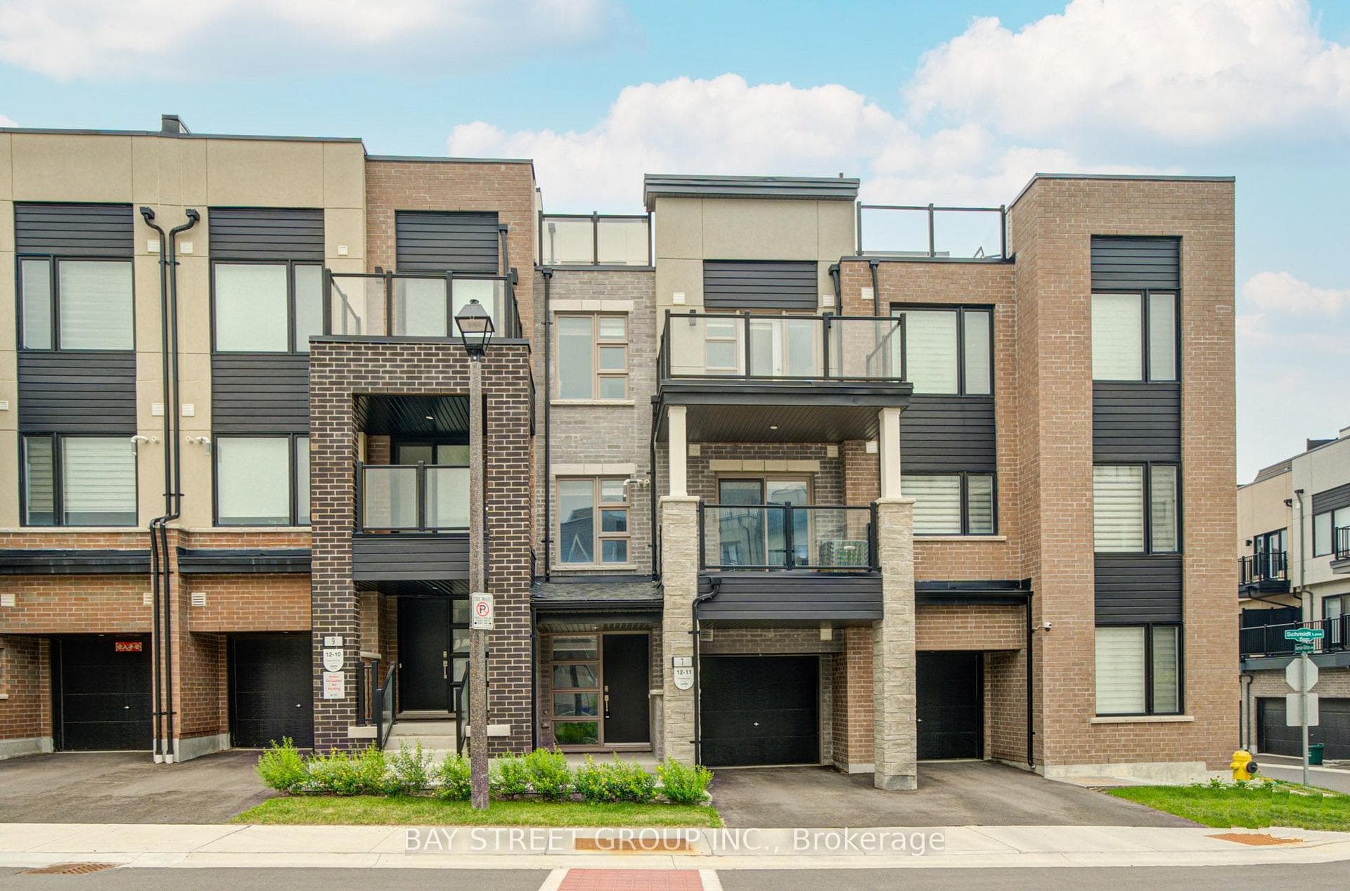 7 Schmidt Lane photo 1