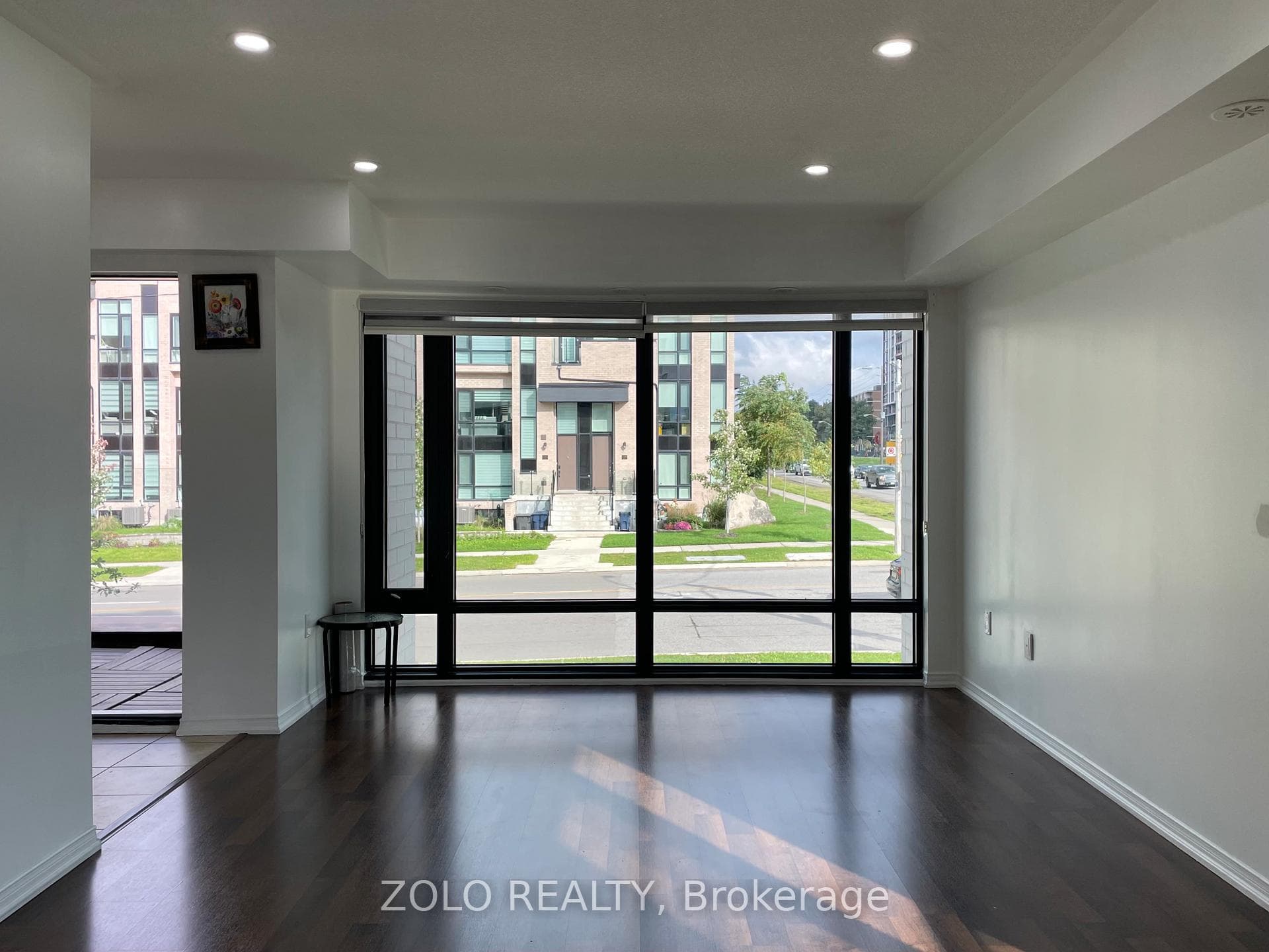 130 Widdicombe Hill Boulevard Unit 418 photo 4