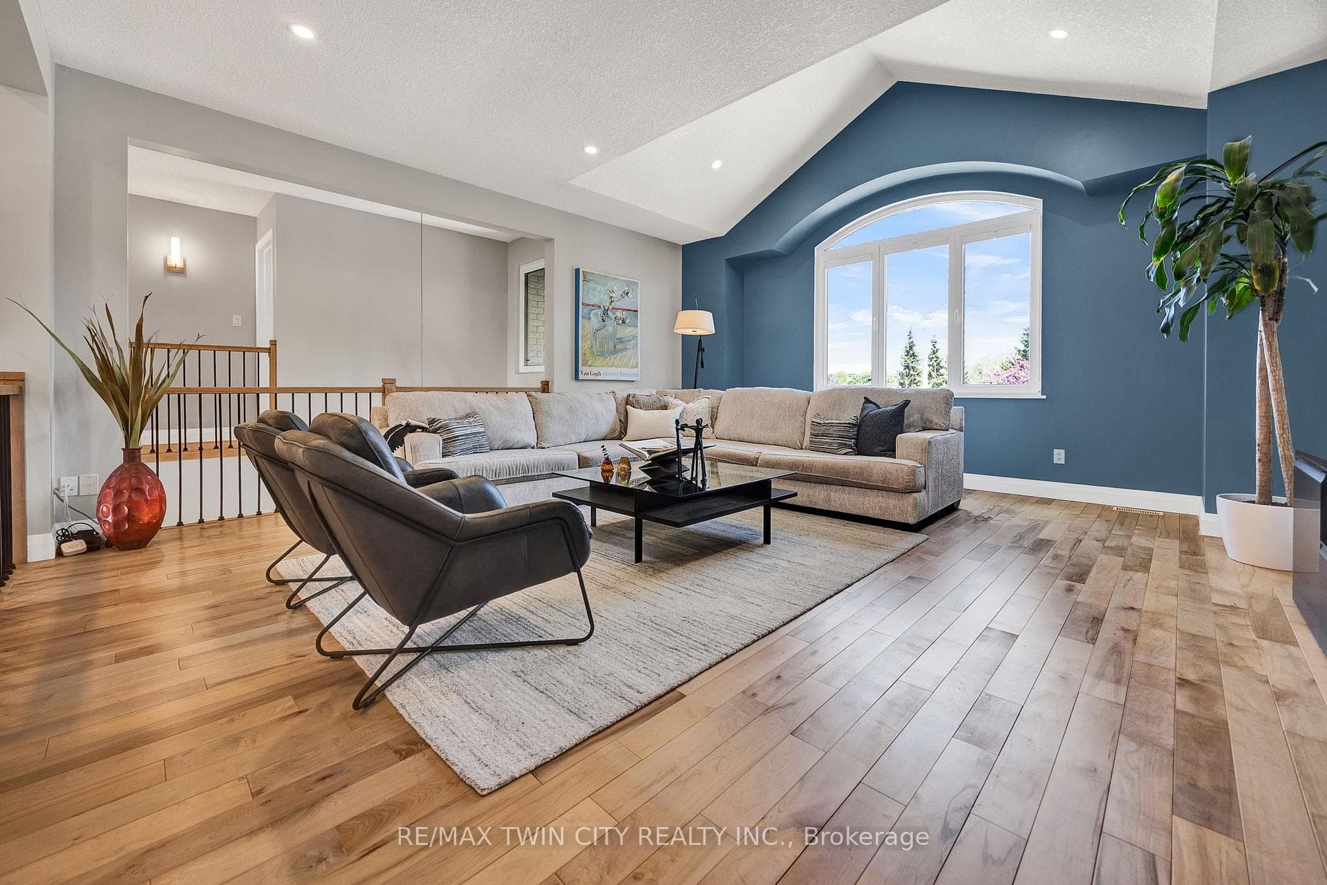 701 Breakwater Crescent photo 19