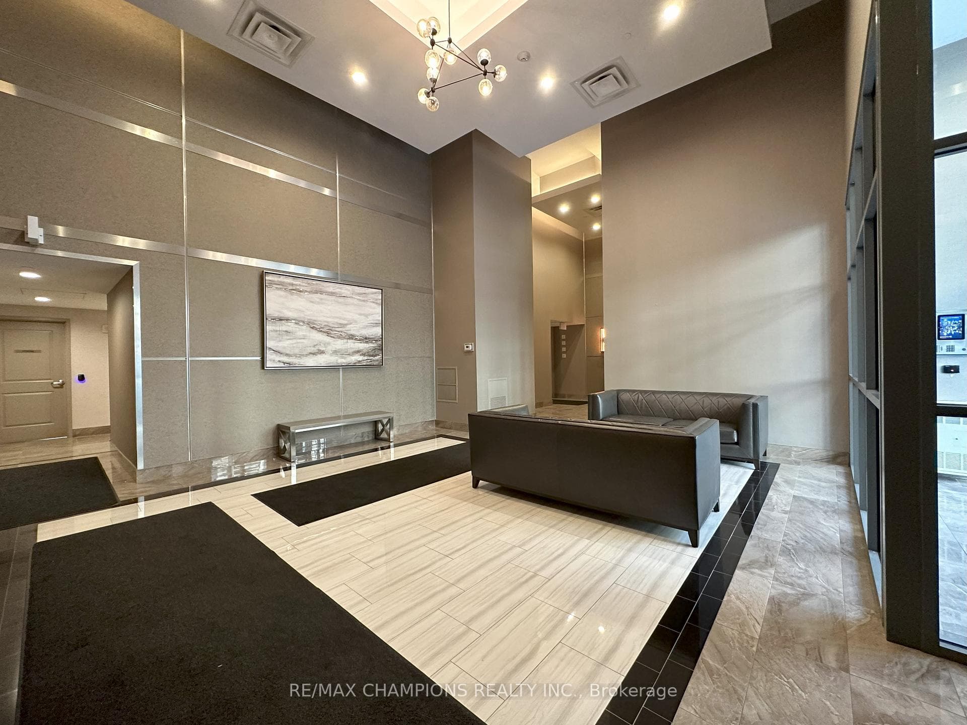 2490 Old Bronte Road Unit 618 photo 2