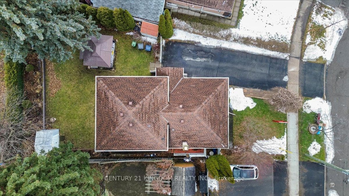 9 Durrington Crescent photo 45
