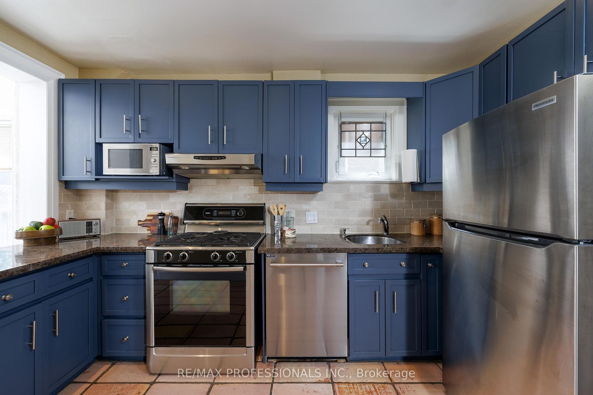 217 Humbercrest Boulevard photo 13