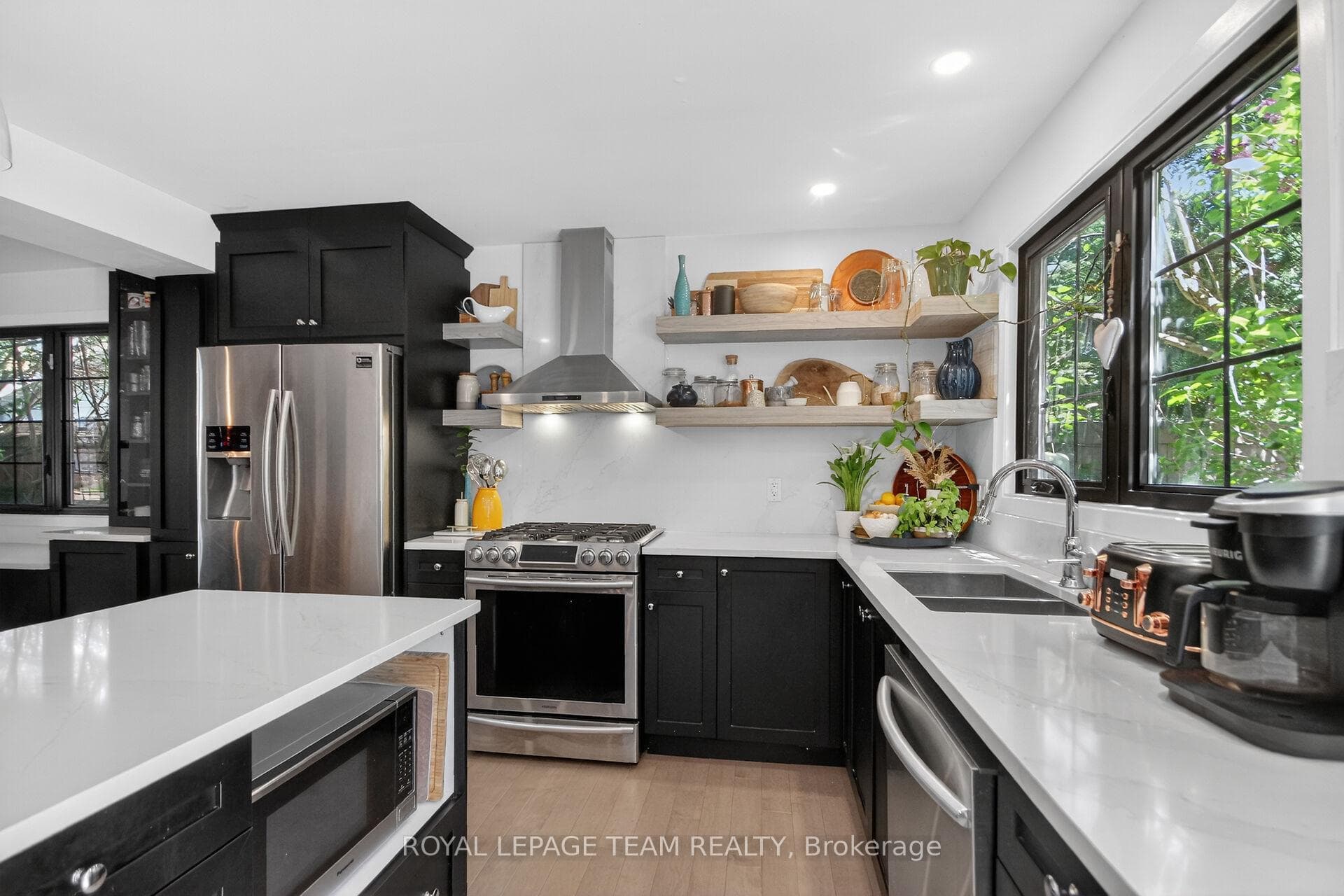 15 Markham Avenue photo 14