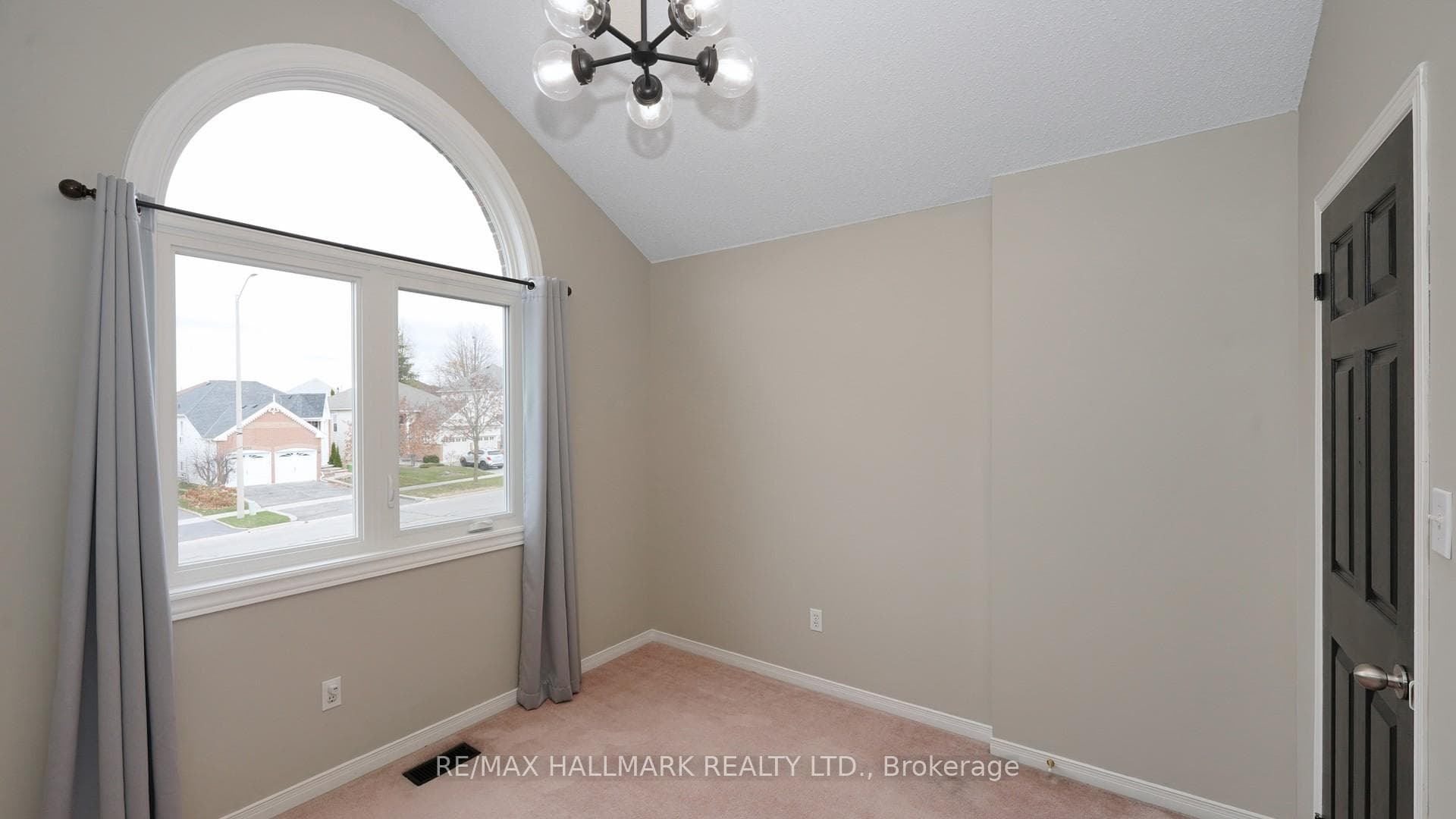 1035 Beatrice Street photo 30