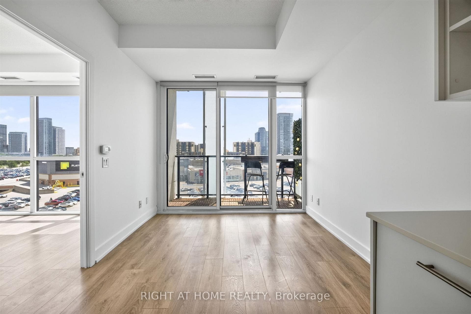 128 Fairview Mall Drive Unit 712 photo 10