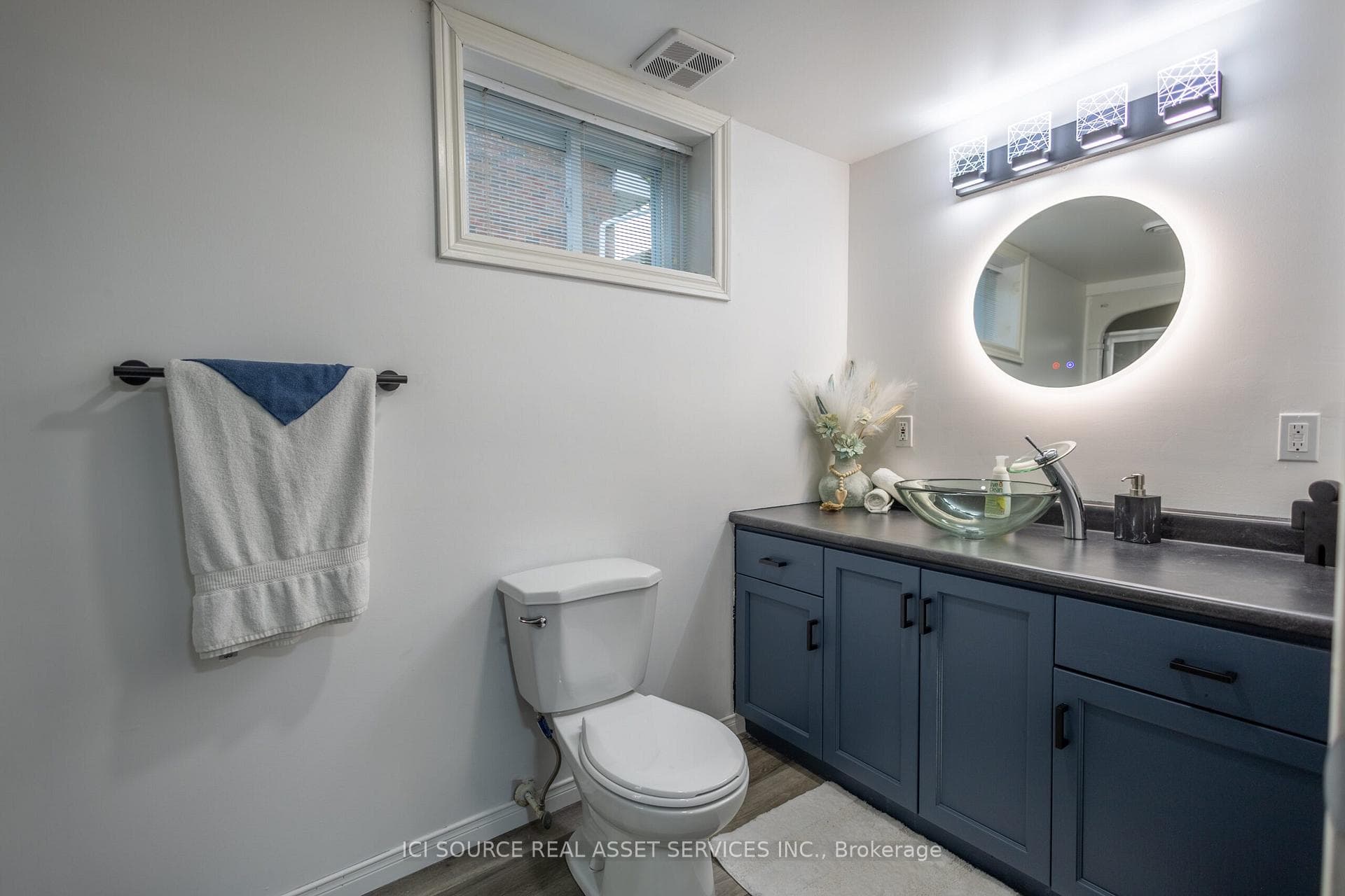 111 Hinks Street photo 15