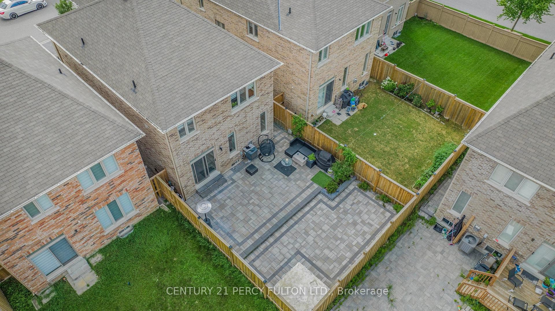 77 Hurst Drive photo 38