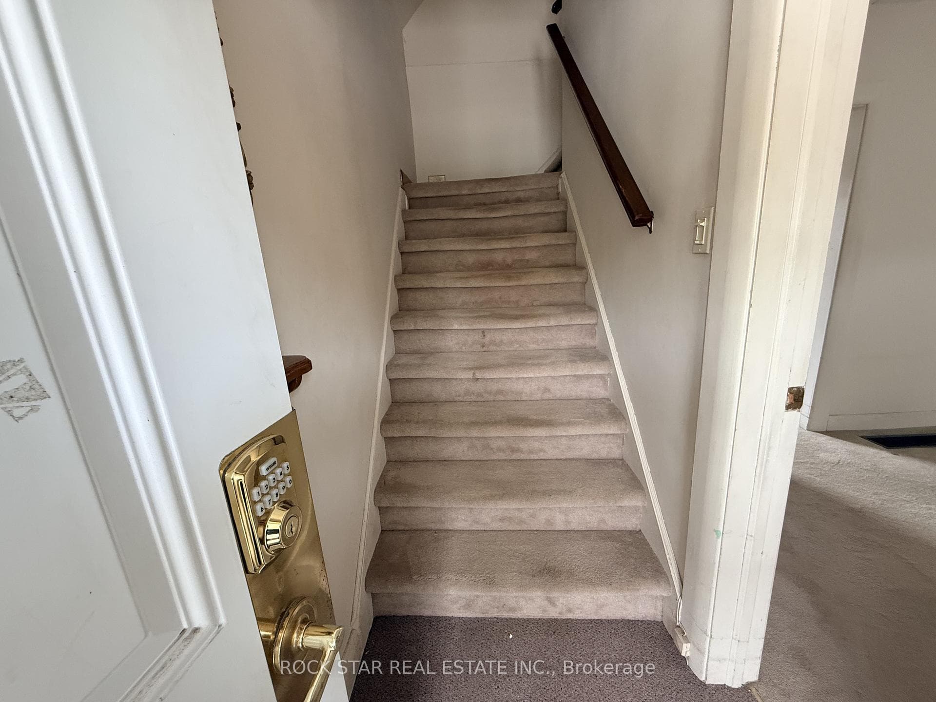 358 Barton Street photo 19