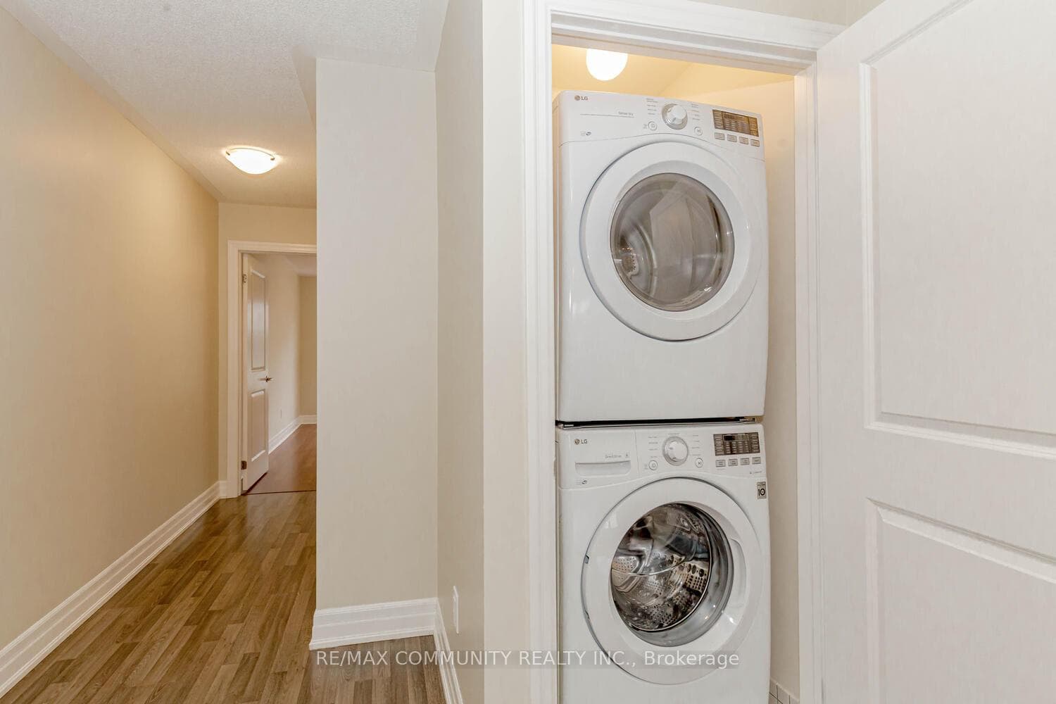 384 Arctic Red Drive Unit 27 photo 22